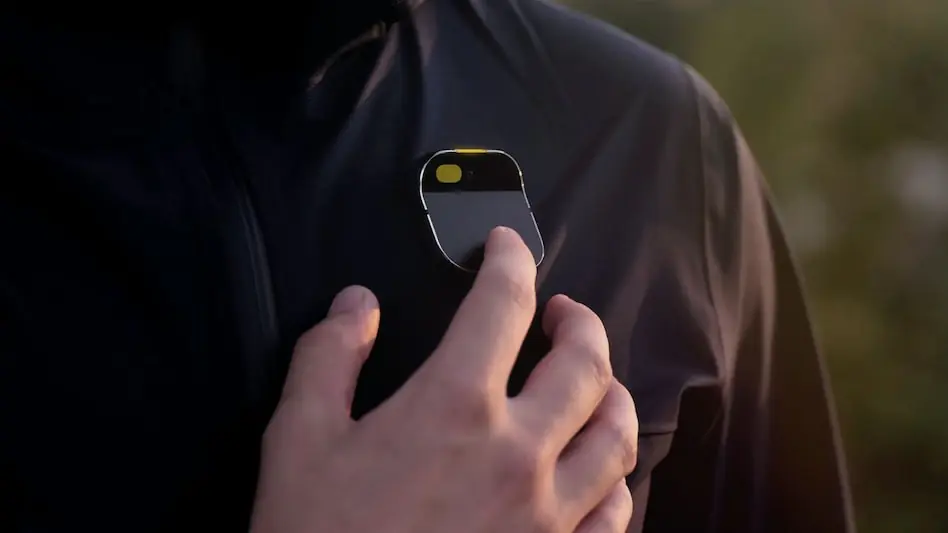 📍 Apple AI Wearable Pin – भारत में और दुनिया में नया AI गैजेट क्रांति